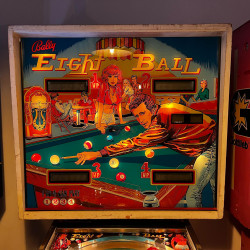 FLIPPER BALLY VINTAGE EIGHT BALL PINBALL