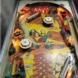 FLIPPER GOTTLIEB CHARLIE's ANGELS VINTAGE EM PINBALL