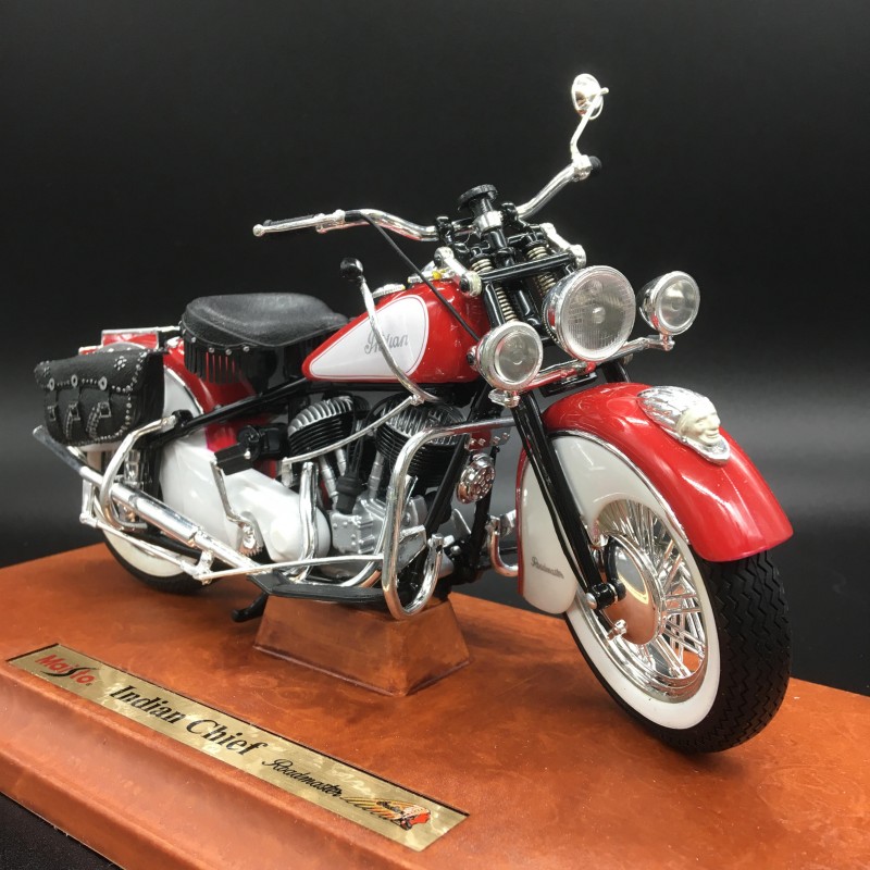  MINIATURE  INDIAN  CHIEF Roadmaster Echelle 1 10