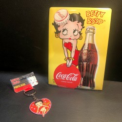 BETTY BOOP VINTAGE - Carte postale jaune Coca Cola en métal