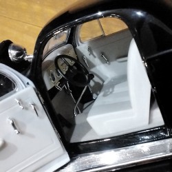 PONTIAC DELUXE POLICE CAR 1936 - MINIATURE 1/18
