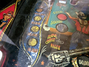 Flipper Eight Ball Deluxe Pinball